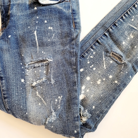 Distressed Jeans - Picture 5 of 12